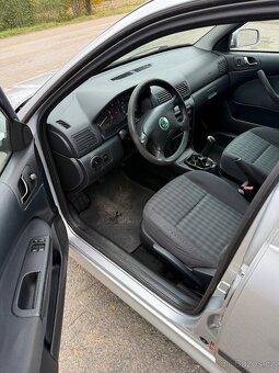 Škoda Octavia 1.6 mpi tour - 7