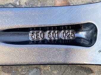 Original 3x ALU kola Škoda čené 18" 7,5J ET41 + 225/40/R18 - 7