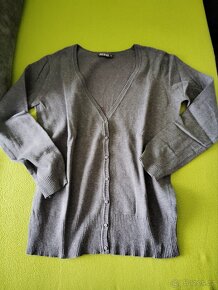 Výprodej svetrů vel.L/40. 4 ks za 80,-Kč - 7