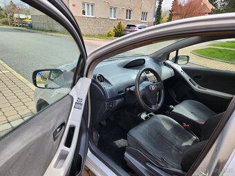 PRODAM TOYOTA YARIS 1,0I, PO SERVISU - 7