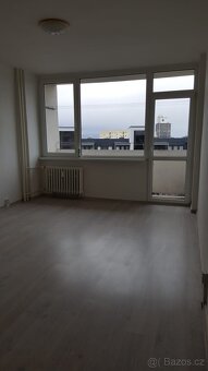 Pronajmu dlouhodobě byt 0+1 s balkonem v Mostě - 7