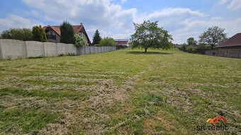 Krásný stavební pozemek v Doubravčicích, 1634 m2, veškeré sí - 7