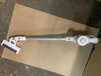 Tyčový bateriový vysavač - 7