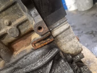 Motor 1.9 tdi 77kw BXE, ale stejný s BKC, BJB - 7