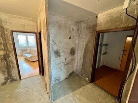 ›Rent-to-own‹ panelový byt 3+1 před rekonstrukcí - 7