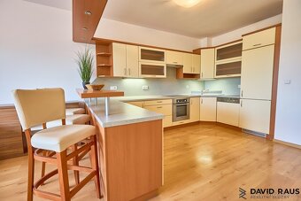 Prodej bytu 3+kk se dvěma balkony ( 102 m2 ), ul. Přízřenick - 7
