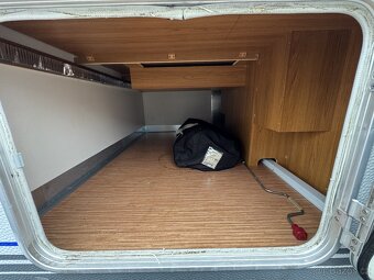 Knaus Royale 580 ~ Extra velká postel - 7