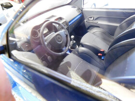 model auta Renault Clio 2 V6 bledo modrá farba otto 1:12 - 7
