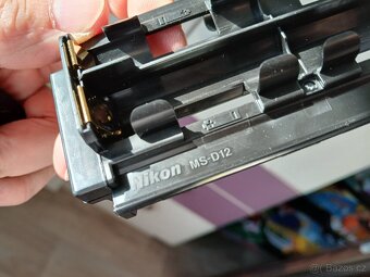 Nikon mb-d17 originální grip - 7