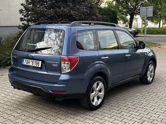 Subaru Forester 2.0 D 108kW 4x4 1. maj v ČR/Xenony/ALU R17 - 7
