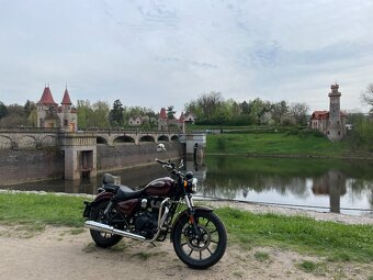 Royal Enfield Meteor 350 - 7