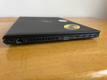 Fujitsu Lifebook A557 - 7
