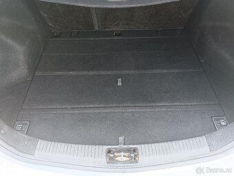 Hyundai i30 1.6 CRDi, 81kW, stříbrná metalíza r.v. 2014 - 7