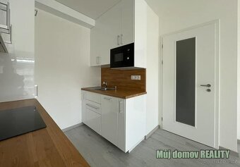 Pronájem moderního bytu 2+kk s velkou terasou, 80 m Praha 6 - 7