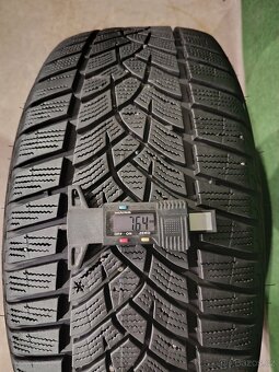 4ks zanovni zimni 215/50/18 Goodyear - 7