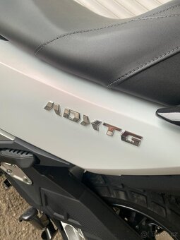 SYM - ADX TG 400 - BÍLÁ - PŘEDVÁDĚCÍ SKÚTR - 7