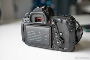 Zrcadlovka Canon EOS 6D Mark II - 7
