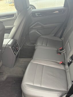Porsche Cayenne - 7