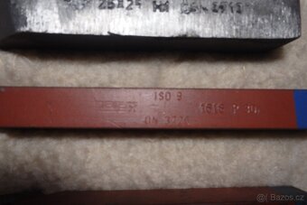 Příslušenství k soustruhu: vrták, nože, - 7