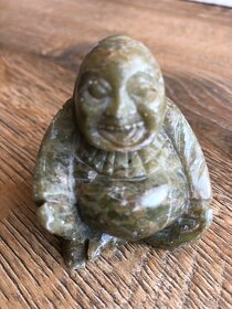 Soška smějícího buddhy, kamenná - 7