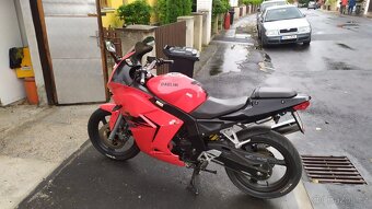 Daelim Roadwin 125 r - 7