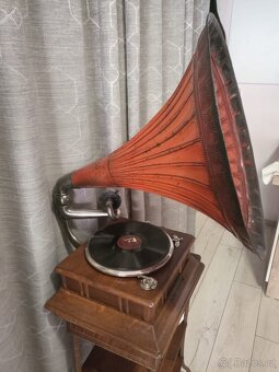Salónní gramofon s troubou - 7