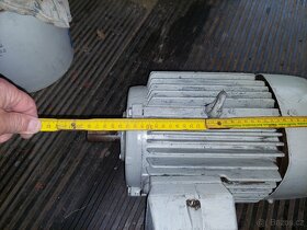 Prodám třifázový motor 4kW 1440ot. - 7