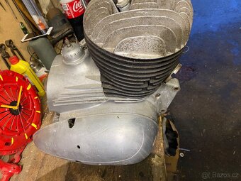 Jawa 250 motor - 7