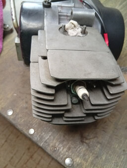 PRODÁM MOTOR BABETTA 225 - 7
