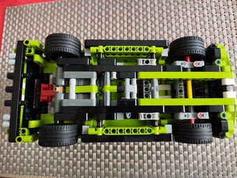 LEGO Technic 42138 Ford Mustang Shelby GT500 - 7
