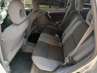 Toyota RAV4 2.0i 110kw 4x4 - 7