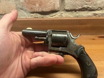 Historický revolver bulldog - 7