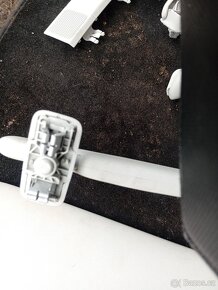 ŠKODA OCTAVIA 3 STÍNÍTKA A DRŽKY NA STROPNICI NEPOŠKOZENÉ - 7