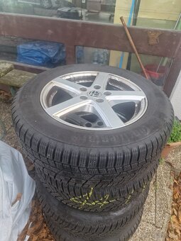 Prodám ALU VW s pneu 215/60/16 - 7