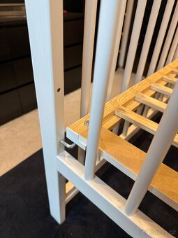 Dětská postýlka se stahovací bočnicí - 7