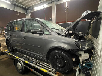 Vůz na náhradní díly VW Touran 1T3 2012 CAYC MFR LD7R - 7