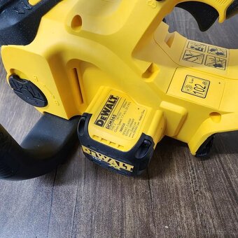 Řetězová pila Dewalt DCM565N-XJ BEZ BATERIE A NABÍJEČKY - 7