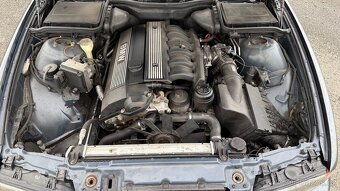 bmw e39 523i manuál - 7