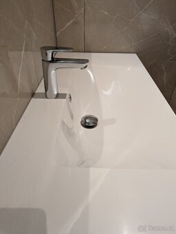 Umyvadlo se skříňkou včetně baterie - 7