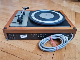 Gramofon Tesla NZC 130 - 7
