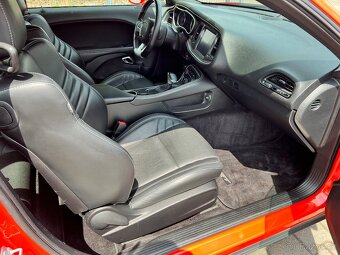 Dodge Challenger 6.4 SRT - 7