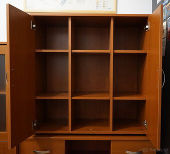 Komody + konferenční stůl - 7