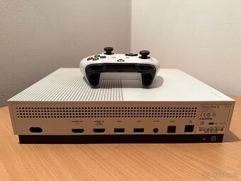 Xbox One S - 1TB - 7