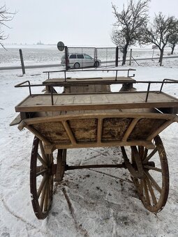 Stará dřevěná brička / kočár – dekorace - 7