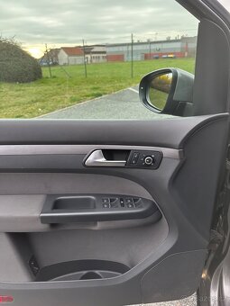 Volkswagen Touran Cross 2,0tdi - 7