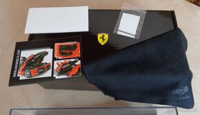 Ferrari LaFerrari Rosso Corsa 322/Carbon Fibre 1:18 BBR - 7