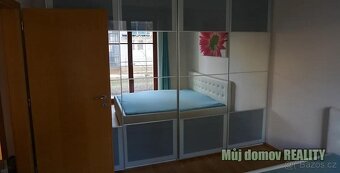 Pronájem prostorného bytu 2+kk se dvěma balkony v prestižní - 7