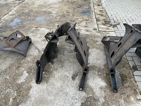 Lada Vaz Žiguli ,2103,2106, přední vnitřní podběhy originál - 7