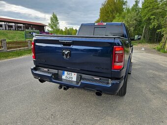 Dodge RAM 1500 Laramie 5.7 V8Hemi R.v.2021 - 7