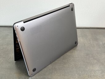MacBook Pro 13" 2020 500GB / i5 / SG / 16GB - DPH - 7